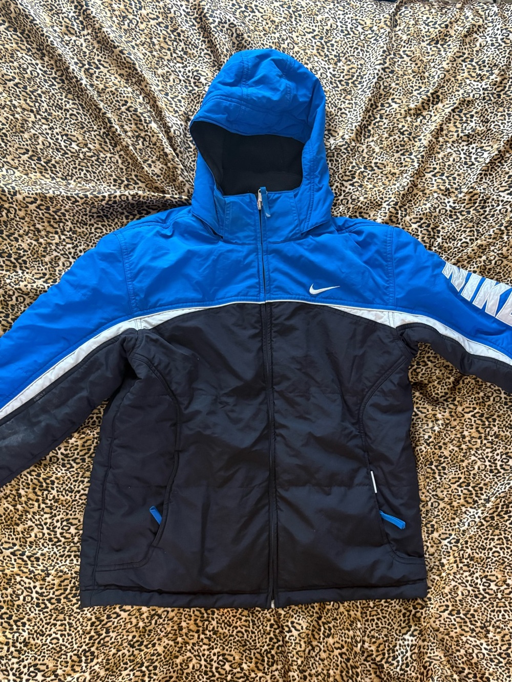 Nike Youth Hooded Puffer Jacket in Royal Blue and Black
